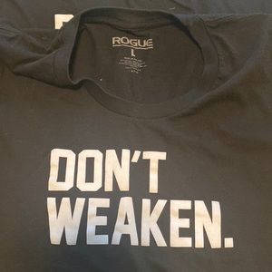 Womens Rogue Fitness “don’t weaken” tee sized womens L